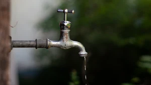  Polacy za najbardziej niepokojące zjawiska środowiskowe i klimatyczne uważają obecnie niedobory wody