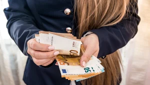 To właściwe, że nie dostaje się pieniędzy za nicnierobienie...