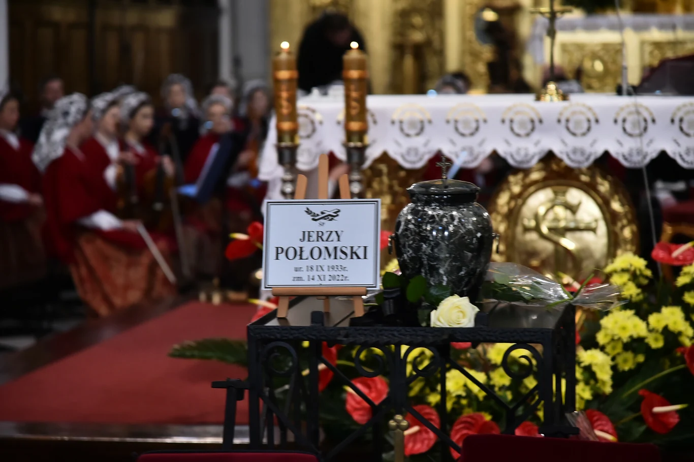 Pogrzeb Jerzego Połomskiego, kościół Św. Krzyża w Warszawie Pogrzeb Jerzego Połomskiego, kościół Św. Krzyża w Warszawie