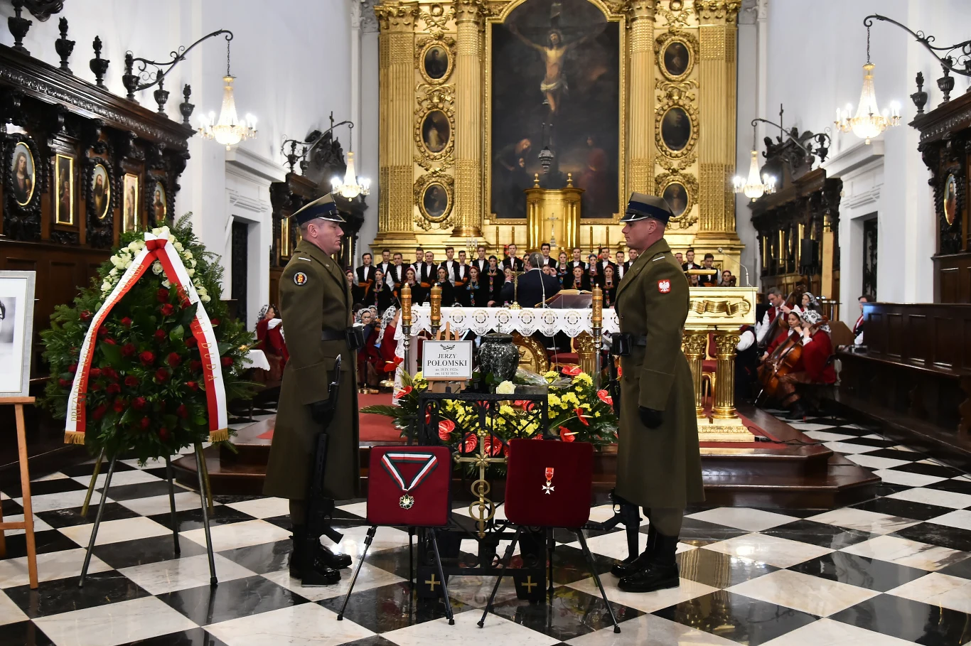 Pogrzeb Jerzego Połomskiego, kościół Św. Krzyża w Warszawie Pogrzeb Jerzego Połomskiego, kościół Św. Krzyża w Warszawie