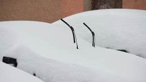 Lepiej nie zostawiać wycieraczek w taki sposób.