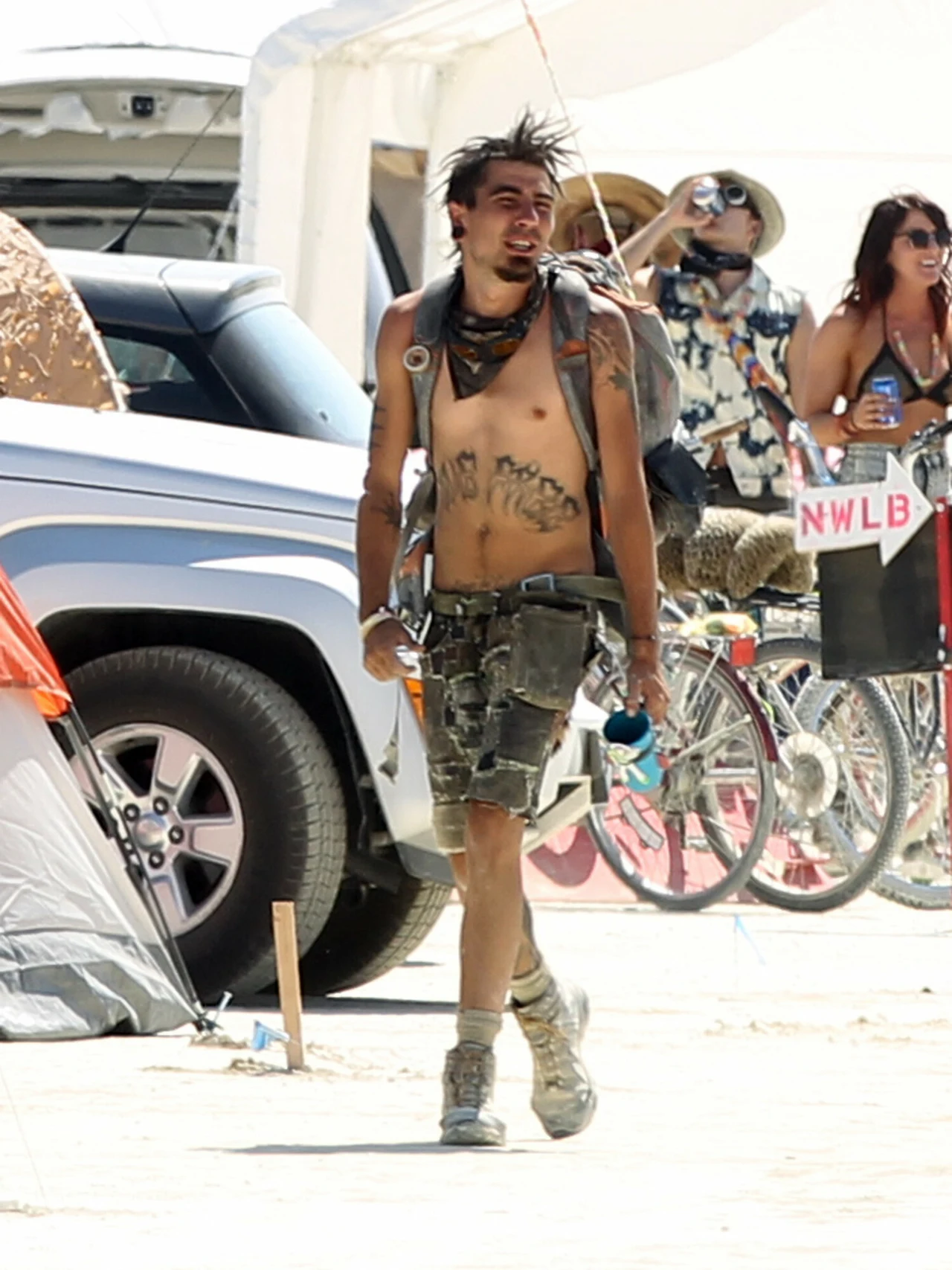 Alexander Aniston przez lata prowadził koczowniczy tryb życia