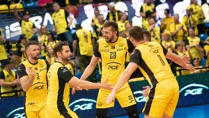 Gigant wychodzi z kryzysu. Rywale pogrążają się w otchłani