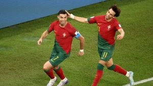 Cristiano Ronaldo i Joao Felix cieszą się z bramki dla Portugalii