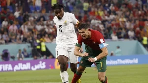 Sędzia podyktował rzut karny na Cristiano Ronaldo, którego być nie powinno.