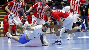 Czerwona kartka, zerwana siatka. Wielkie emocje w Lidze Mistrzów!