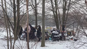 Służby w miejscu, w którym mieszkała kobieta z 2-letnią córką