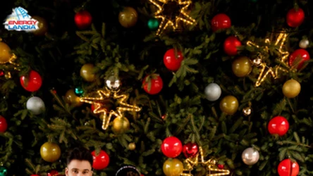 Winter Kingdom prócz typowo świątecznych atrakcji oferuje także karuzele, kolejki i roller coastery 