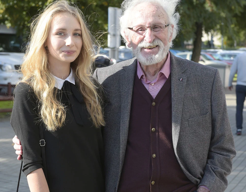 Franciszek Pieczka z wnuczką Alicją