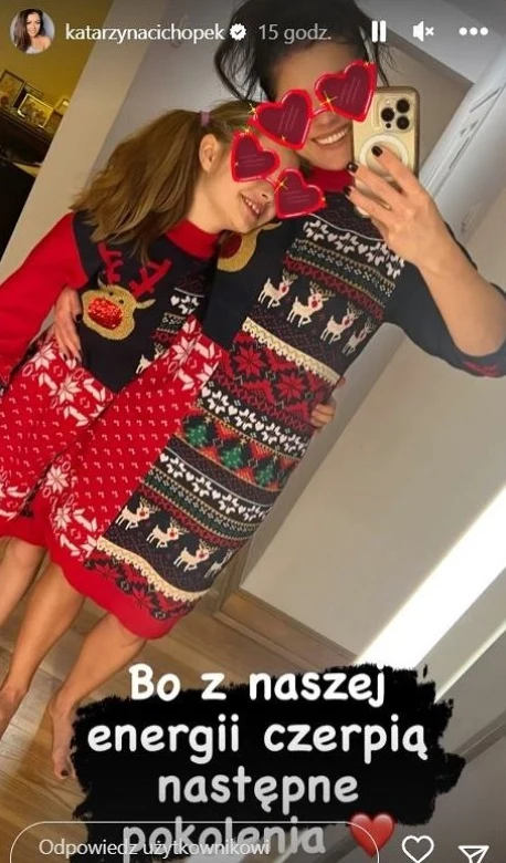 Katarzyna Cichopek pokazała się w świątecznej stylizacji. Katarzyna Cichopek pokazała się w świątecznej stylizacji.