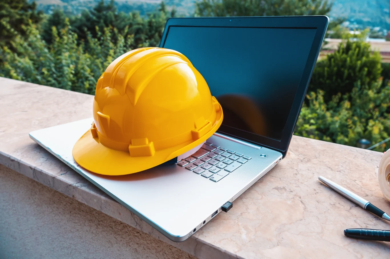 Od 27 lutego br. obowiązują nowe regulacje dotyczące wstępu na cudze nieruchomości w przypadku przeprowadzenia niezbędnych prac budowlanych