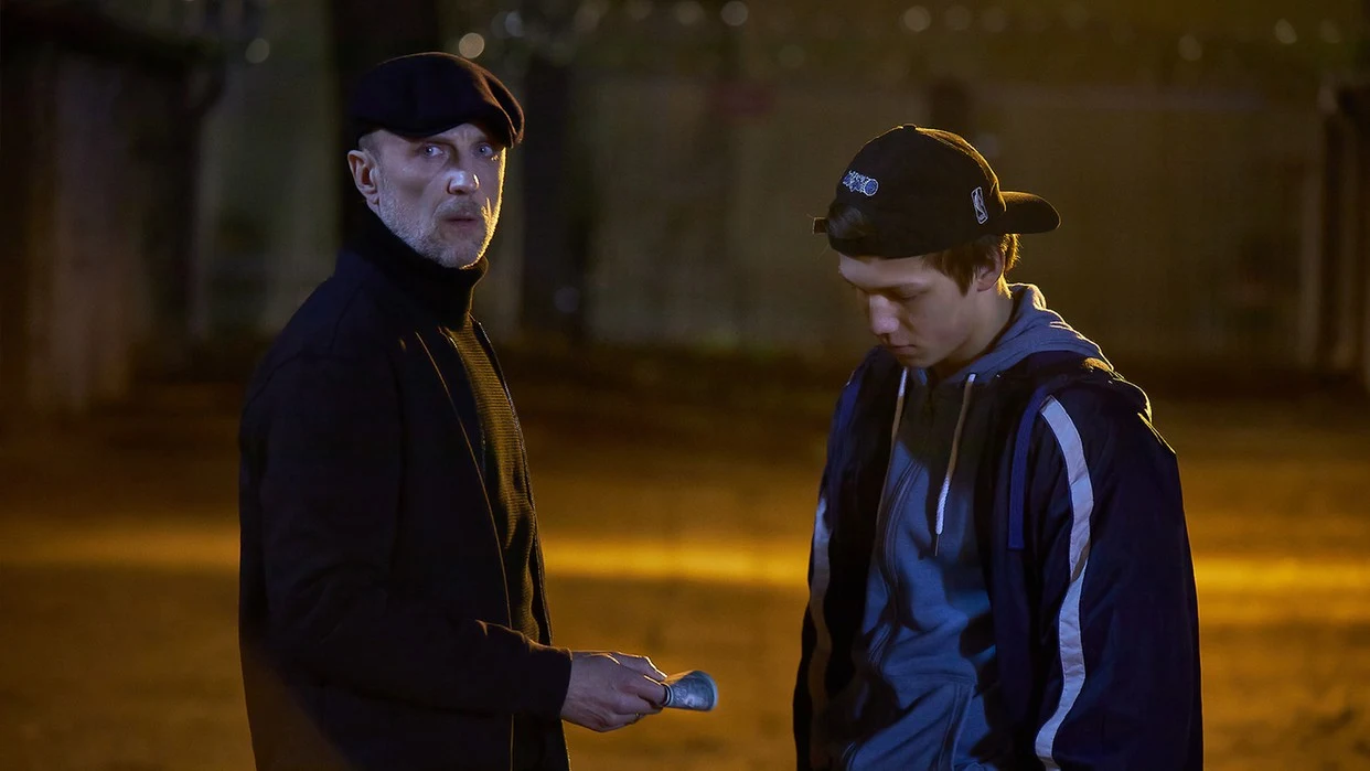 Łukasz Simlat w serialu "Matka"