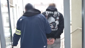 27-latek, który zabił zwierzę poprzez podpalenie go w zamkniętej budzie