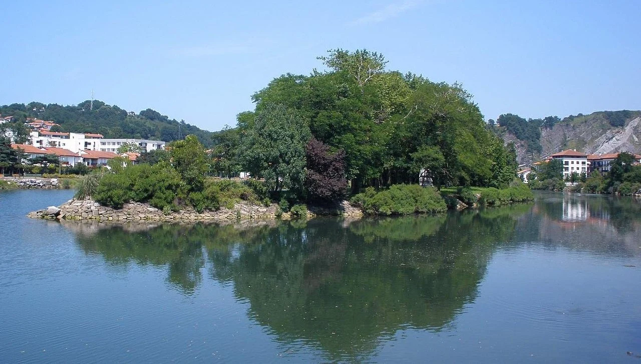 Wyspa widziana ze strony hiszpańskiej Wyspa widziana ze strony hiszpańskiej