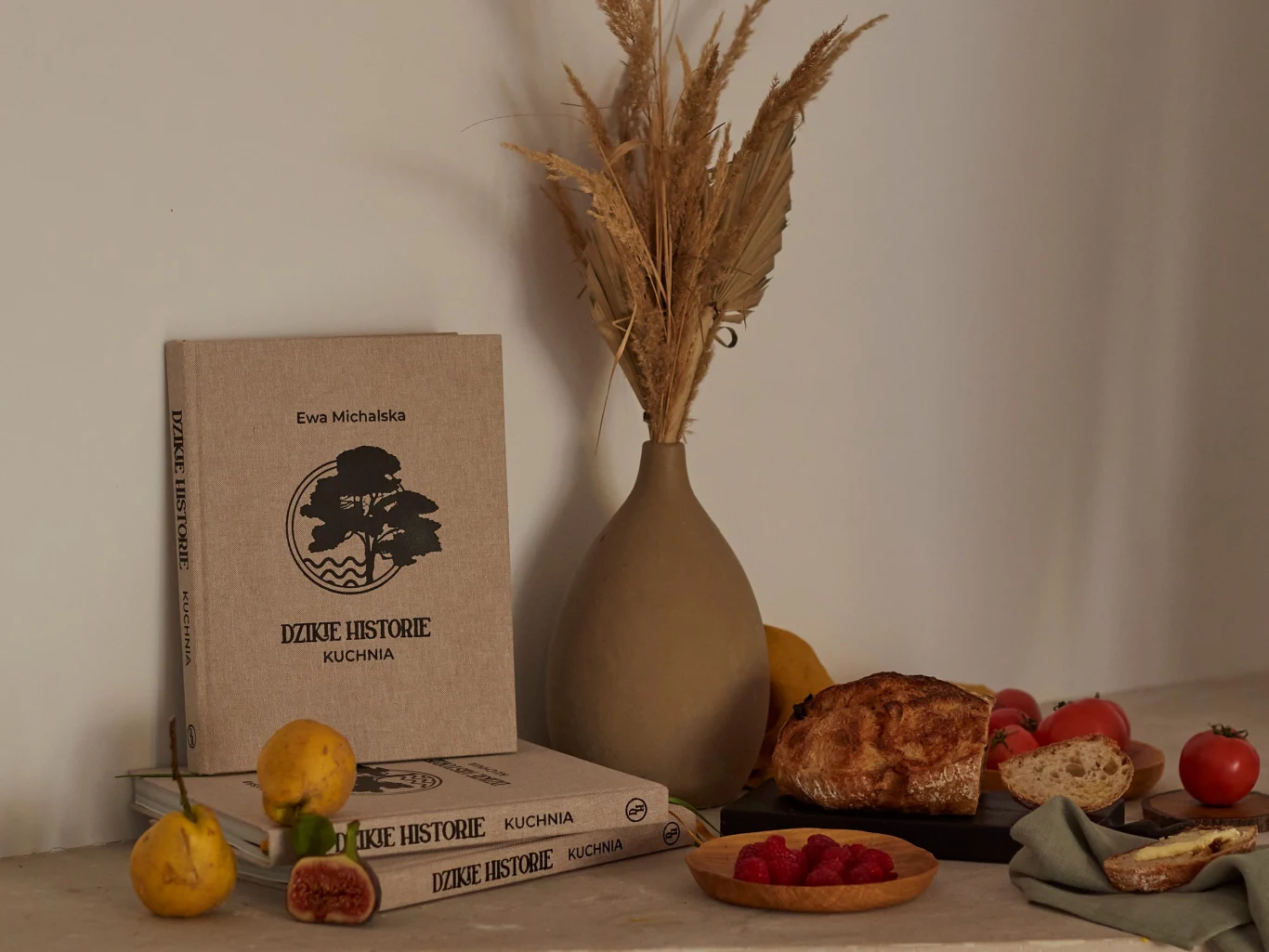 "To był naprawdę ogrom pracy całego zespołu, ale dla mnie najgorsze w pisaniu tej książki było... pisanie" - śmieje się autorka "To był naprawdę ogrom pracy całego zespołu, ale dla mnie najgorsze w pisaniu tej książki było... pisanie" - śmieje się autorka