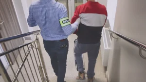 Mężczyzna przez kilkanaście dni wycinał w domu instalację elektryczną, a kable wynosił na sprzedaż