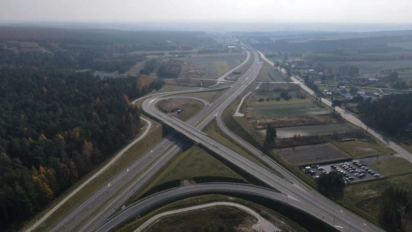 Węzeł Tomaszów Lubelski Południe i widok na DK17 w kierunku Hrebennego Węzeł Tomaszów Lubelski Południe i widok na DK17 w kierunku Hrebennego