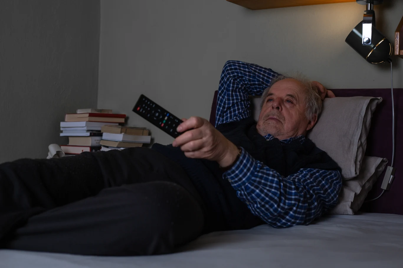 Korzystanie z odbiornika telewizyjnego nie jest może bardzo drogie, jednak warto sprawdzić, czy przysługuje nam zwolnienie z abonamentu RTV Korzystanie z odbiornika telewizyjnego nie jest może bardzo drogie, jednak warto sprawdzić, czy przysługuje nam zwolnienie z abonamentu RTV