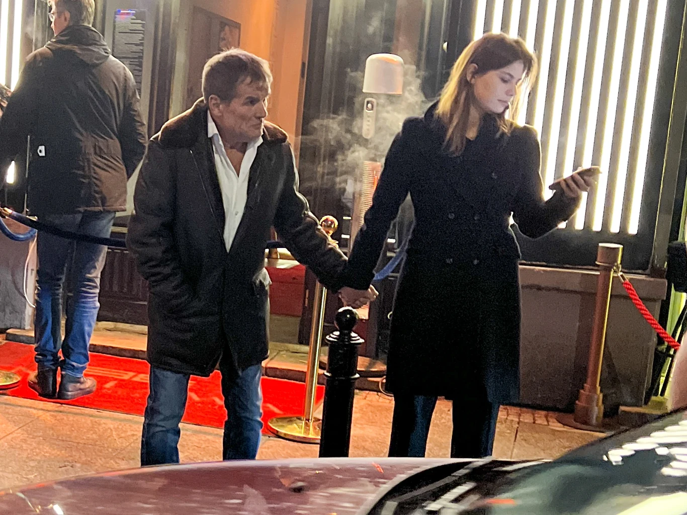 Marek Włodarczyk z młodszą o 36 lat partnerka opuścił klub o drugiej w nocy Marek Włodarczyk z młodszą o 36 lat partnerka opuścił klub o drugiej w nocy