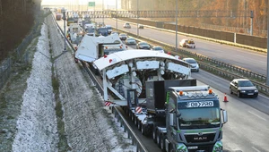 Pierwszy konwój dojechał na plac budowy pod Rzeszowem. Do wyruszenia w trasę szykuje się już kolejny