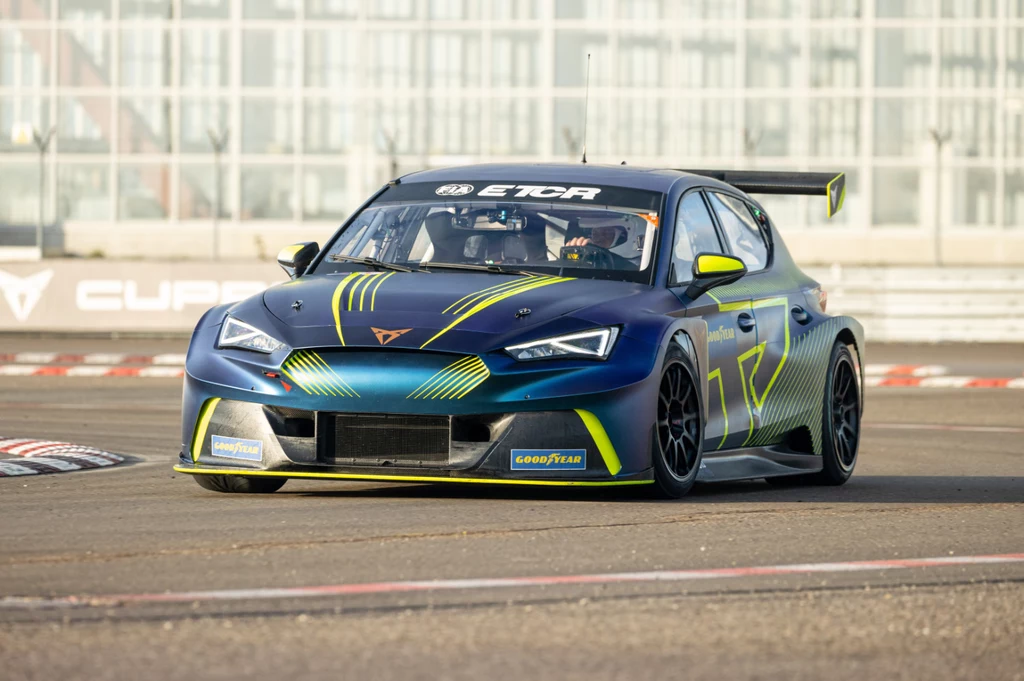 Cupra e-Racer. Elektryzujące wrażenia Cupra e-Racer. Elektryzujące wrażenia
