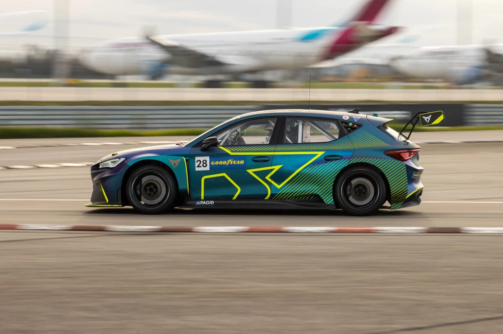 Cupra e-Racer. Elektryzujące wrażenia Cupra e-Racer. Elektryzujące wrażenia
