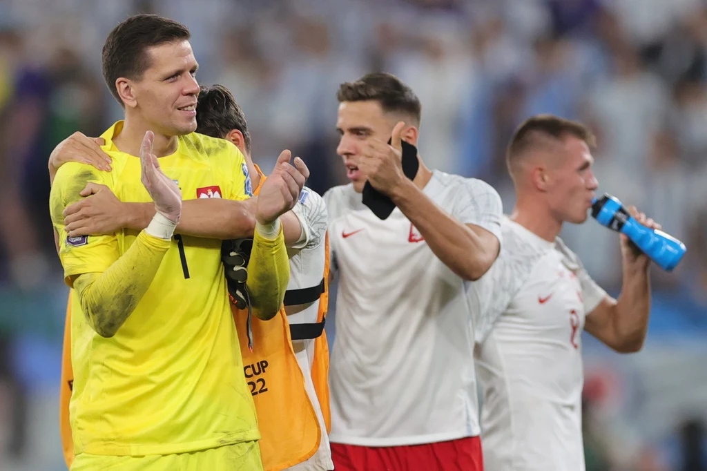 Wojciech Szczęsny, a obok Jan Bednarek Wojciech Szczęsny, a obok Jan Bednarek