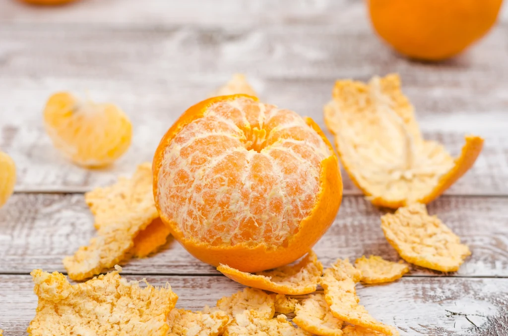 Albedo m.in. ułatwia organizmowi wchłanianie witaminy C Albedo m.in. ułatwia organizmowi wchłanianie witaminy C