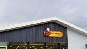 Biedronka podnosi pensje pracowników sklepów i centrów dystrybucyjnych od 1 stycznia 2024 r.