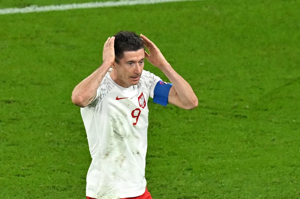 Robert Lewandowski nie był w stanie pokazać pełni swojego potencjału w takiej grze, jaką w rozgrywkach grupowych prezentowała reprezentacja Polski Robert Lewandowski nie był w stanie pokazać pełni swojego potencjału w takiej grze, jaką w rozgrywkach grupowych prezentowała reprezentacja Polski