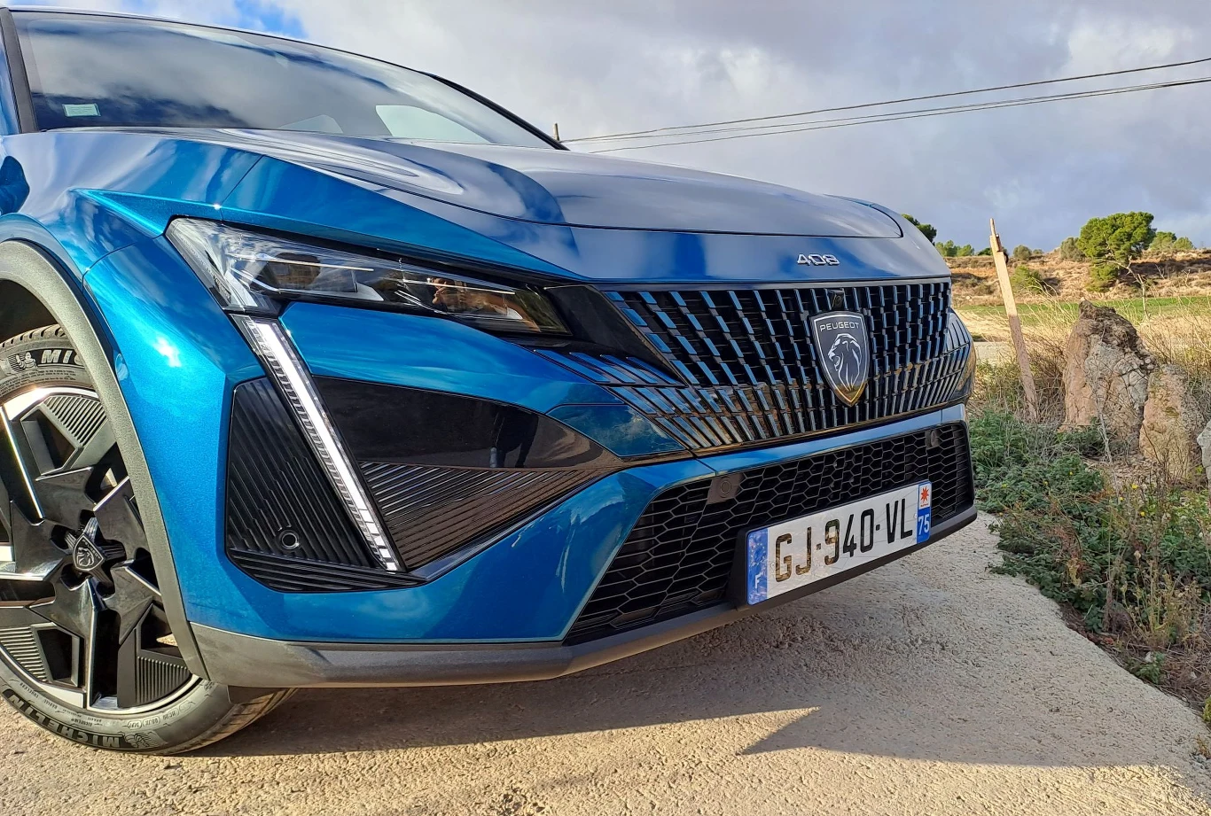 Peugeot 408 Hybrid