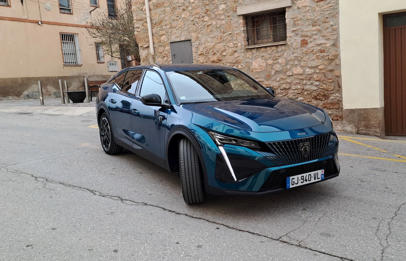 Peugeot 408 Hybrid