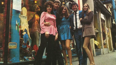 Grupa ludzi, Londyn 1967 rok