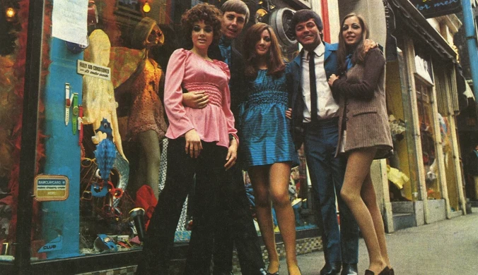 Grupa ludzi, Londyn 1967 rok