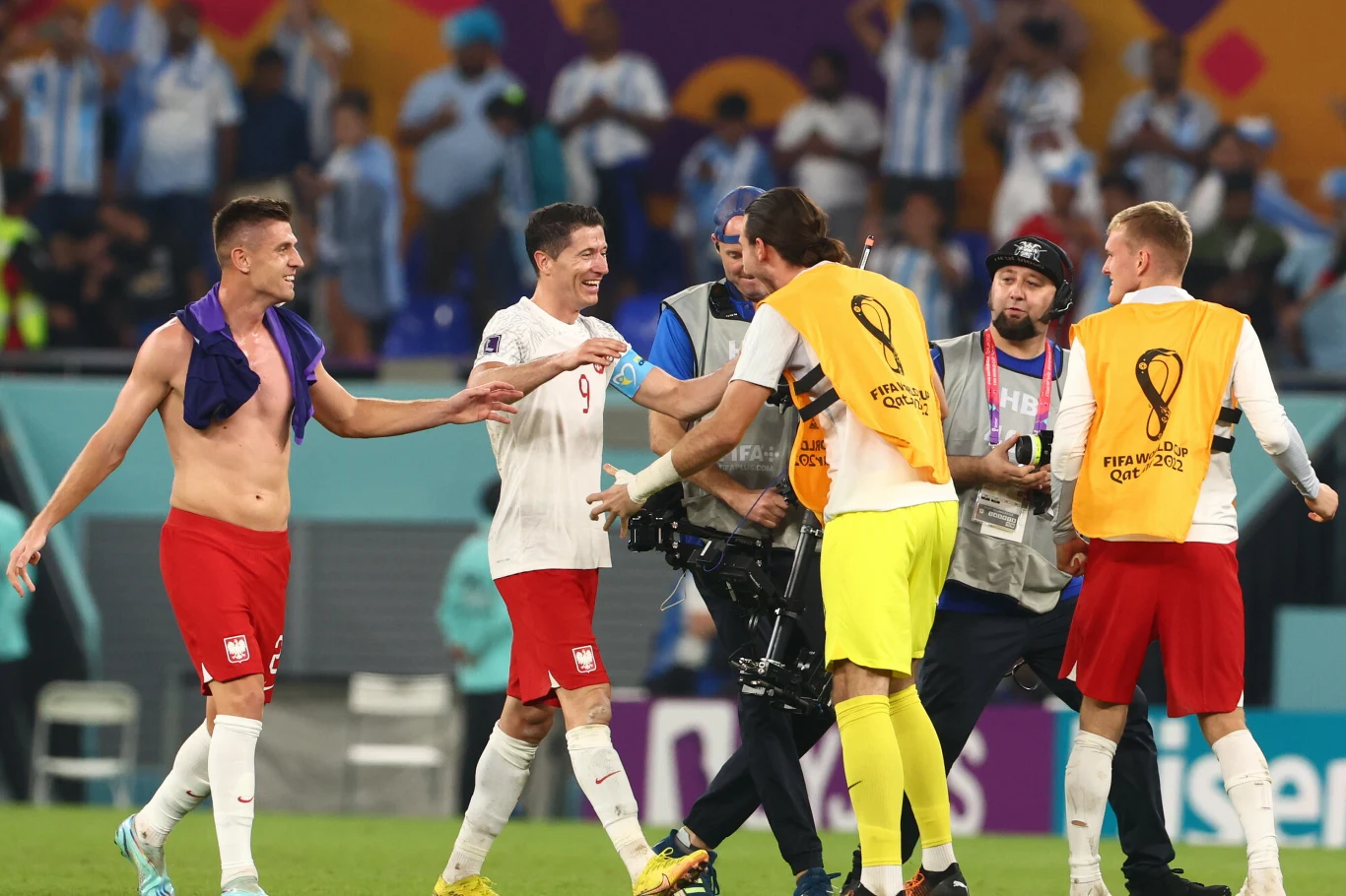 Polska reprezentacja cieszy sie z wyjscia z grupy