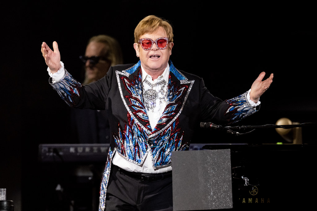 Elton John zamknie przyszłoroczny festiwal Glastonbury