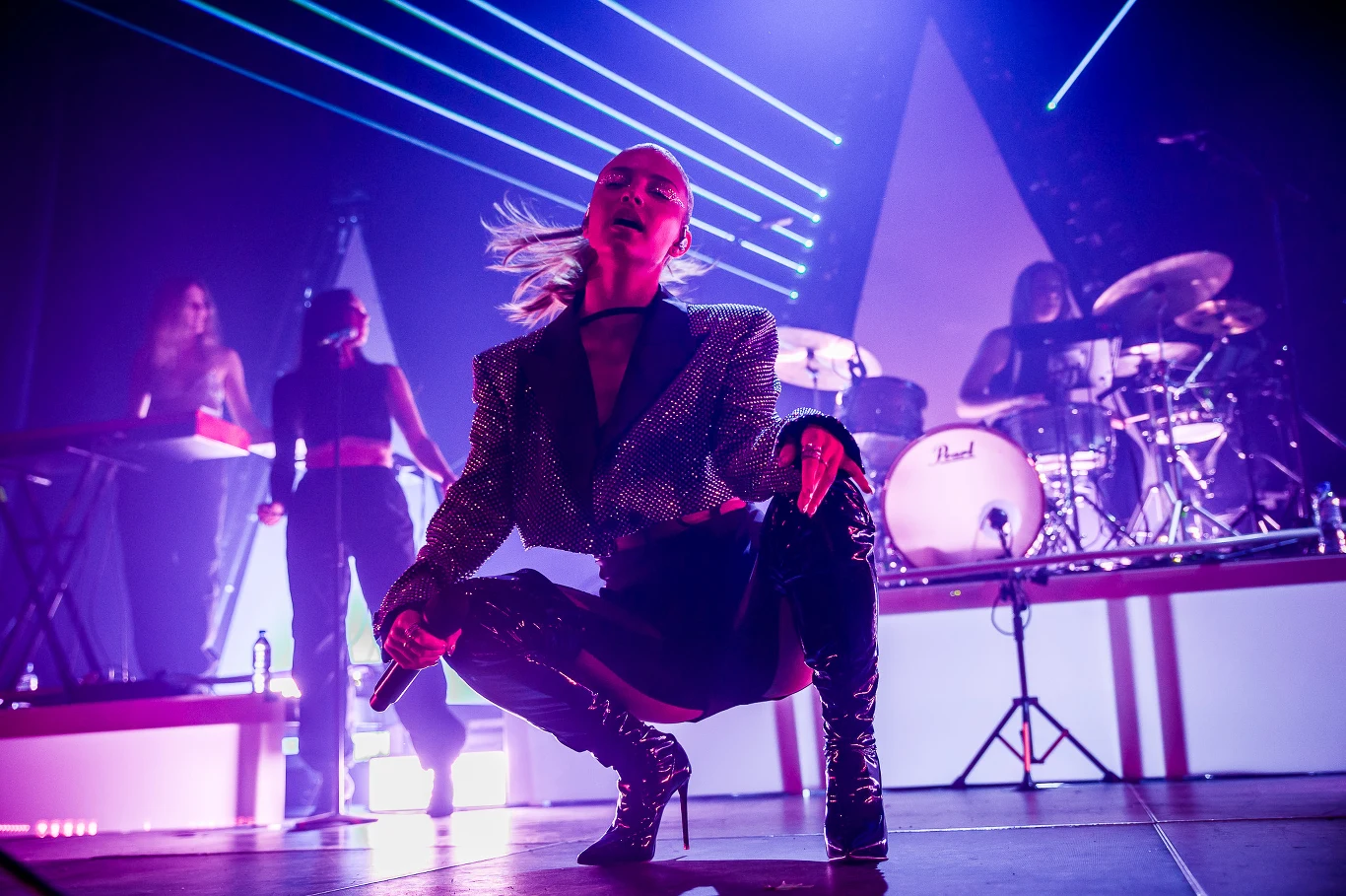 Julia Wieniawa promuje album "Omamy" zimową trasą koncertową Julia Wieniawa promuje album "Omamy" zimową trasą koncertową