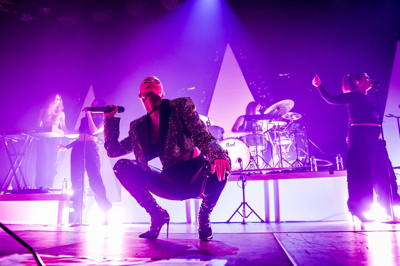 Julia Wieniawa promuje album "Omamy" zimową trasą koncertową Julia Wieniawa promuje album "Omamy" zimową trasą koncertową