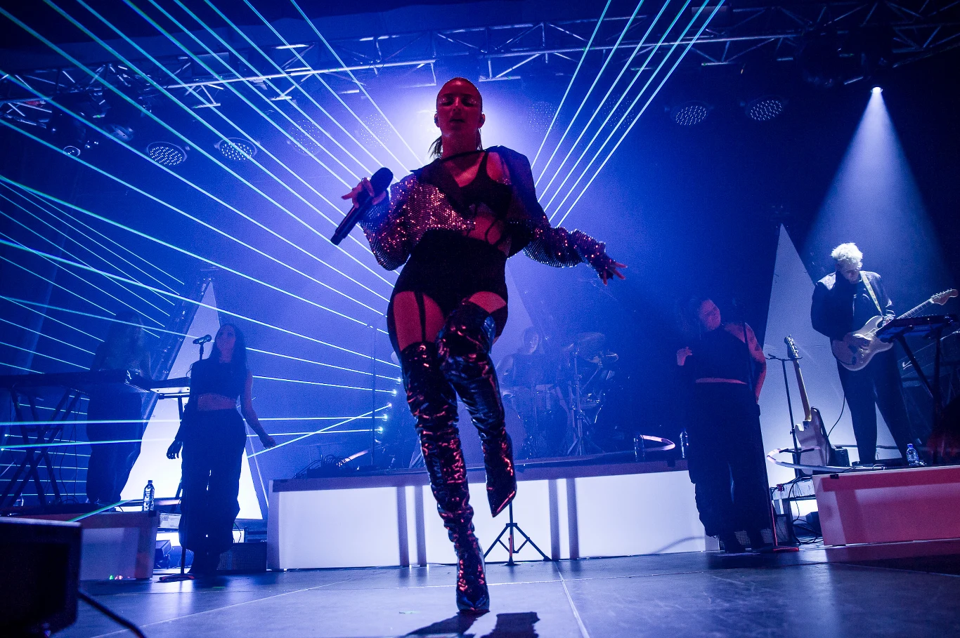 Julia Wieniawa promuje album "Omamy" zimową trasą koncertową Julia Wieniawa promuje album "Omamy" zimową trasą koncertową