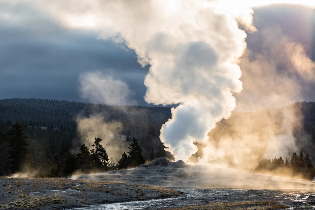 Park Narodowy Yellowstone znany jest z gejzerów. Jednak ta aktywność nie zagraża erupcją.