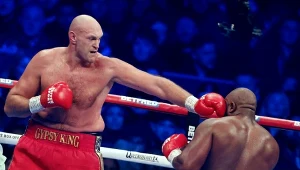 Tyson Fury w walce z Derekiem Chisorą
