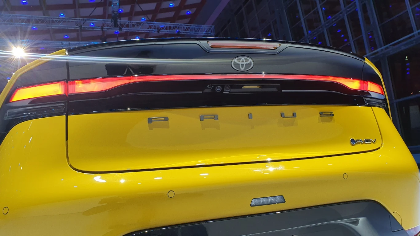 Toyota Prius V plug-in