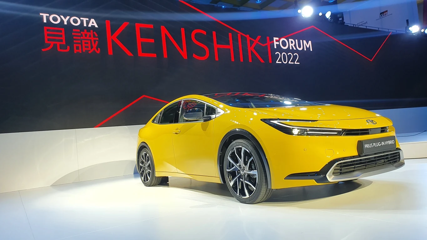 Toyota Prius V plug-in