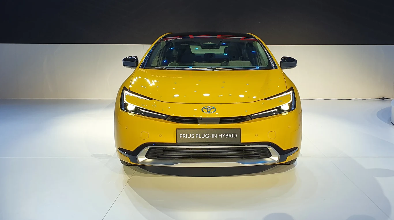 Toyota Prius V plug-in