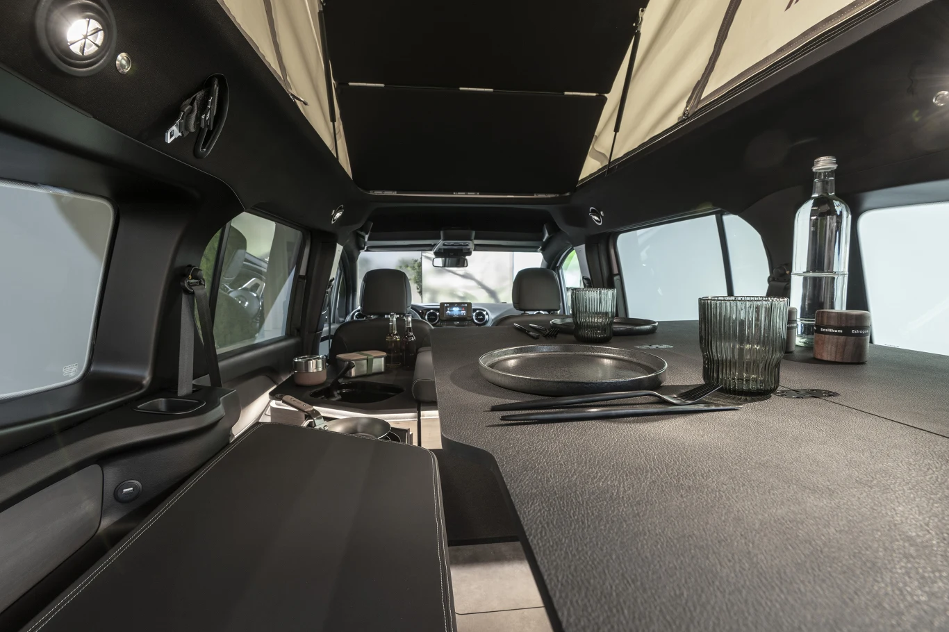 Mercedes Concept EQT Marco Polo 