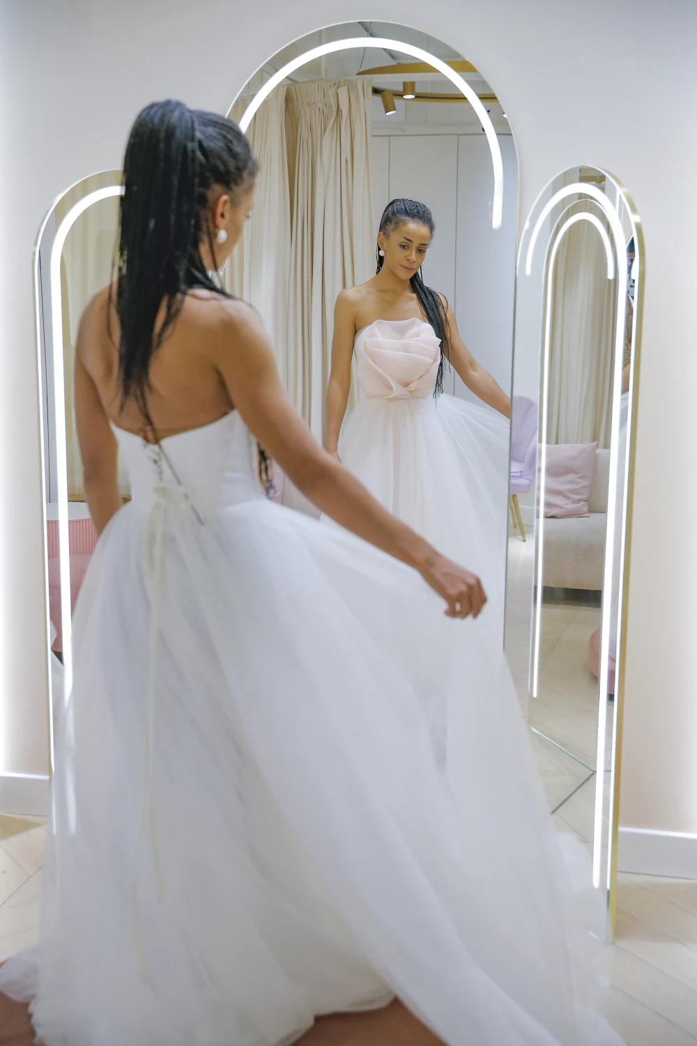 Gwiazdy przymierzają kreacje na wielką galę Telewizji Polsat; Ola Szwed Gwiazdy przymierzają kreacje na wielką galę Telewizji Polsat; Ola Szwed