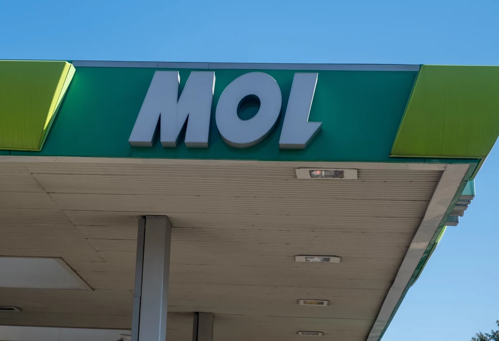 Aktualnie w Polsce jest 386 stacji paliw MOL. Narodowy Bank Węgier ukarał koncern MOL