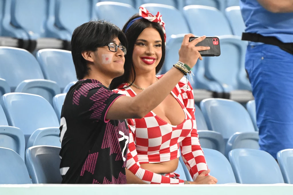 Ivana Knoll z kibicem Japonii na mundialu w Katarze Ivana Knoll z kibicem Japonii na mundialu w Katarze