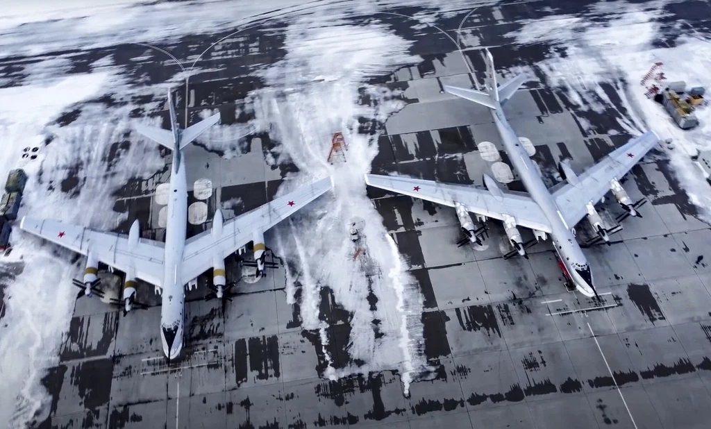 Baza lotnicza Engels. Bombowce strategiczne Tu-95 Baza lotnicza Engels. Bombowce strategiczne Tu-95