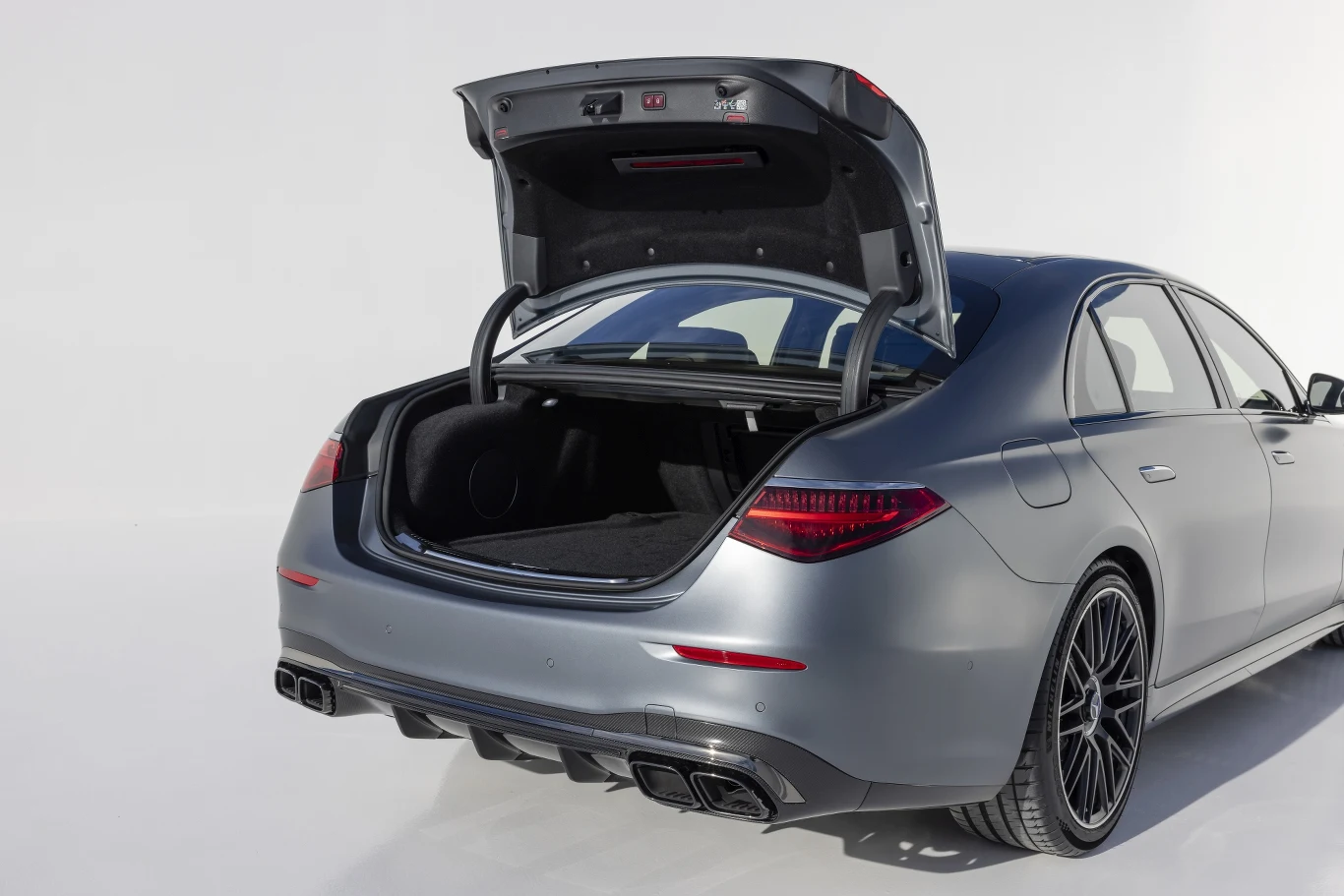 Mercedes-AMG S63 E Performance 